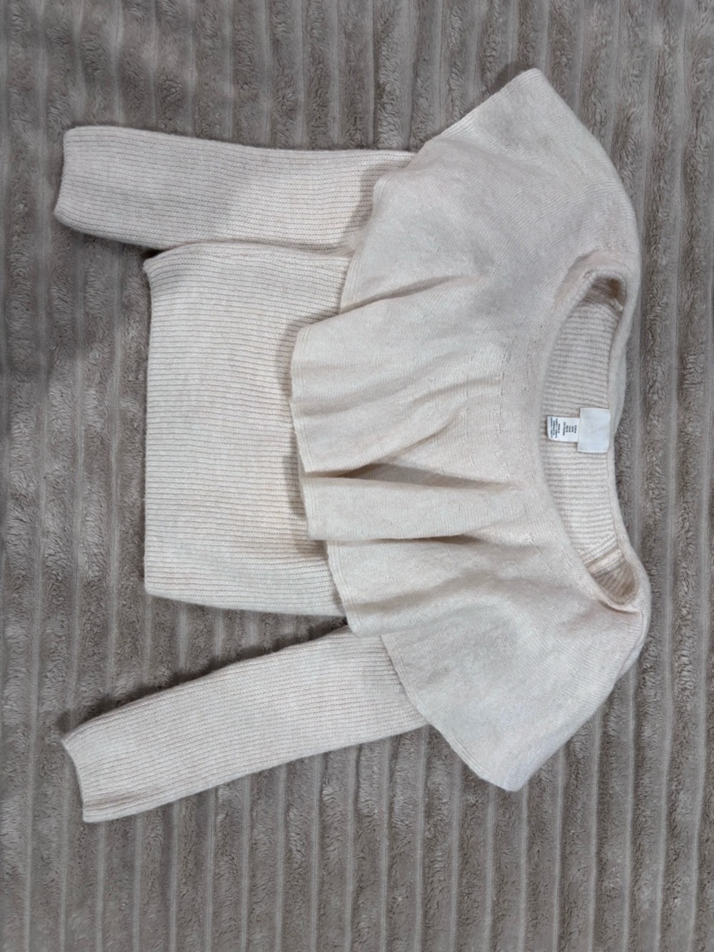H&M Off-the-Shoulder Ruffle Sweater in Light Gray - Picture 3 of 6